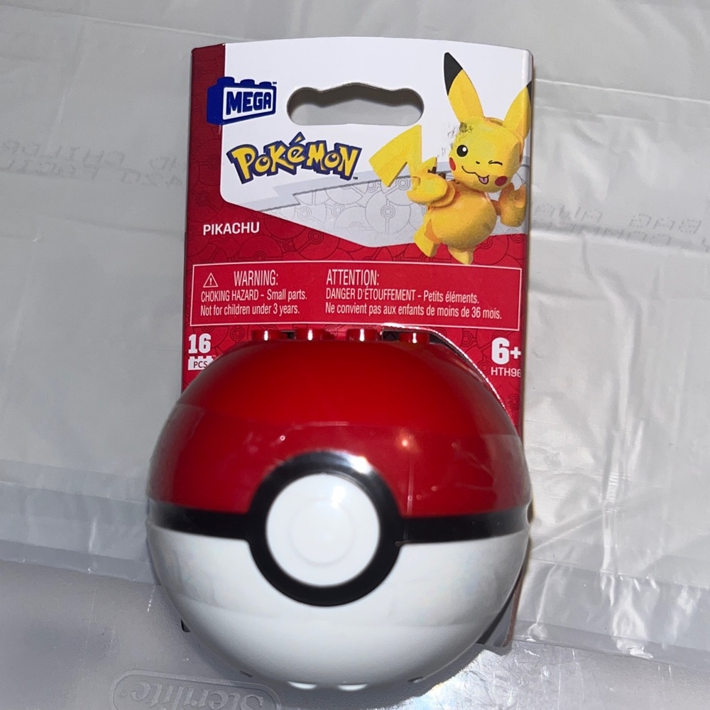 Mattel Mega Pokémon Poké Ball Building Set - Red and White